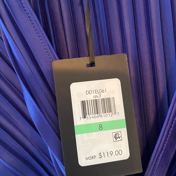 DKNY size 8 - Picture 6 of 10